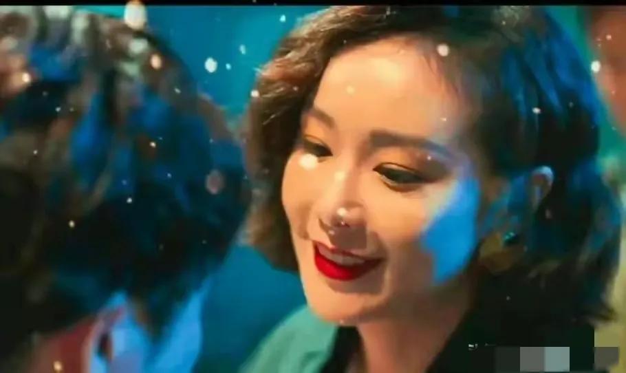 高叶把大嫂角色,展现的淋漓尽,现实里,跟角色扮演者很有所不同