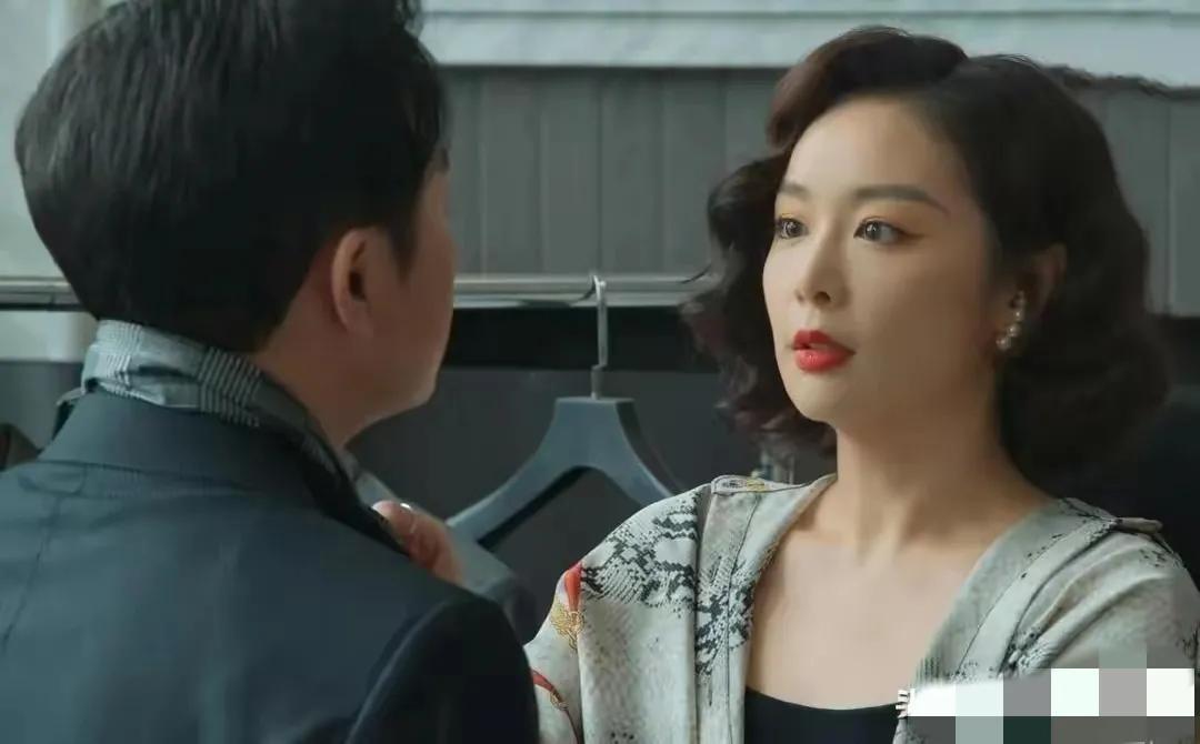 高叶把大嫂角色,展现的淋漓尽,现实里,跟角色扮演者很有所不同