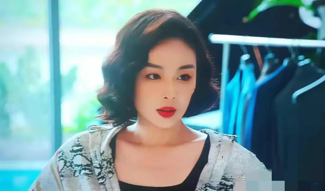 高叶把大嫂角色,展现的淋漓尽,现实里,跟角色扮演者很有所不同