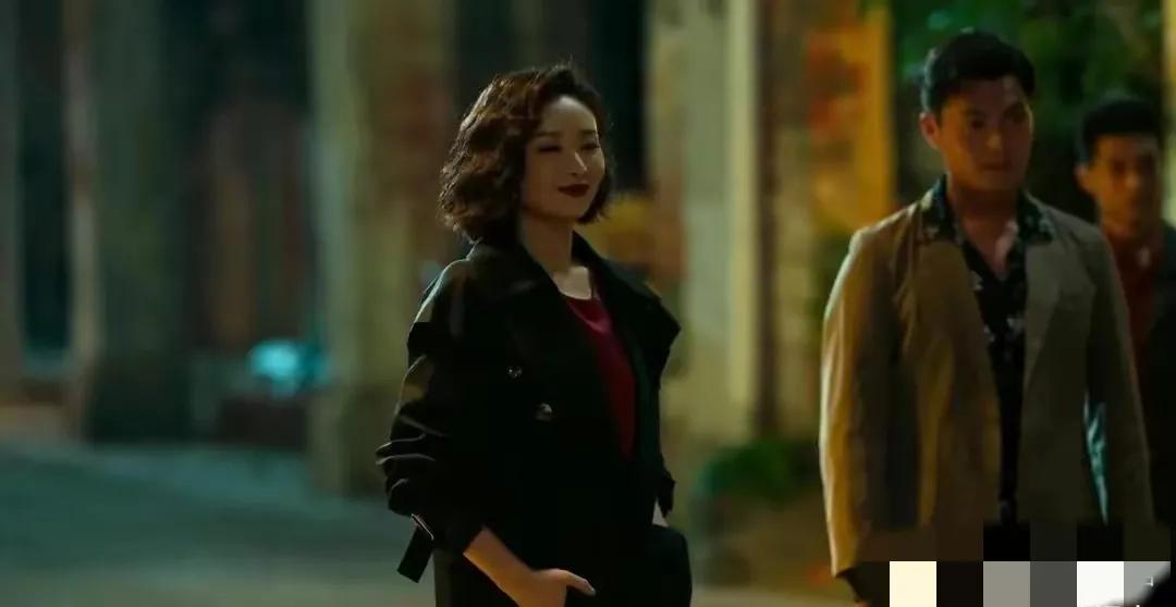 高叶把大嫂角色,展现的淋漓尽,现实里,跟角色扮演者很有所不同