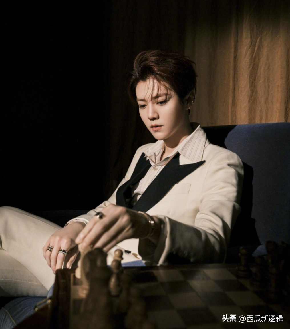 内娱纷纷扰扰鹿晗在建足球场,娱乐圈瞬息万变,鹿晗坚持内娱清流