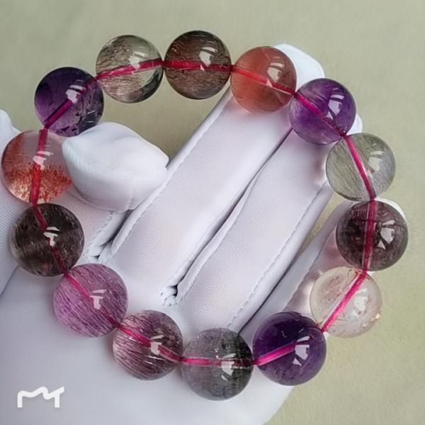 水晶手链佩戴注意什么(各种水晶手链戴哪只手)(1)