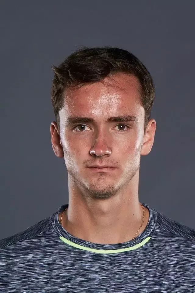 梅德韦杰夫身高(梅德韦杰夫身高多少)