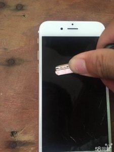 ​苹果手机屏幕碎了换屏要多少钱(苹果外屏碎了有必要换原装屏么)