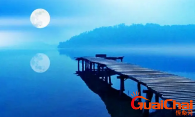 ​“青山一道同云雨，明月何曾是两乡”现代光彩 全诗