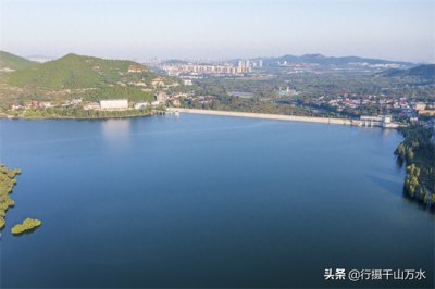 ​济南南部山区自驾一日游，一路游山玩水，欣赏壮观的瀑布