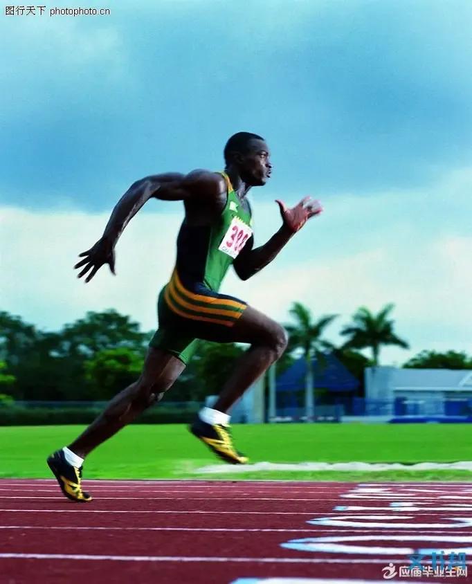 00米怎么跑最快技巧(送给各位体育生(100m的技巧))"