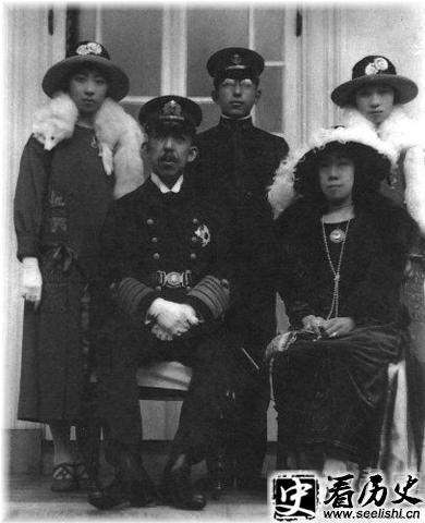 伏见宫博恭王家庭照