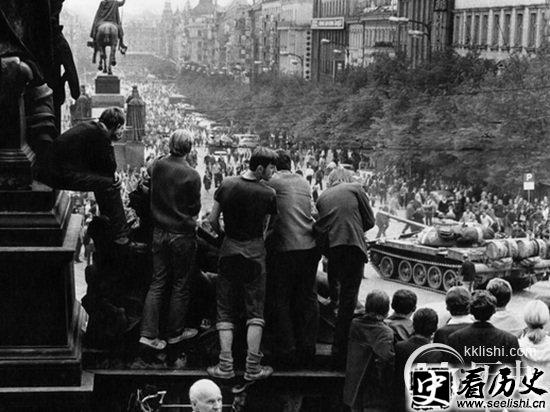 70年苏联大军压境:引发我国全民动员练兵