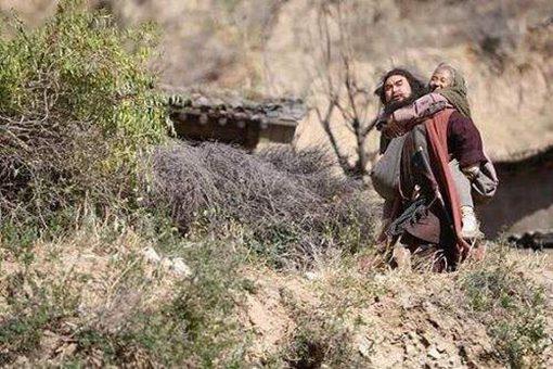 李逵老母被老虎吃了,为什么宋江等好汉反而大笑?