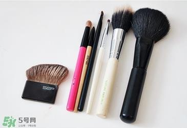 ukiss悠珂思和大创粉扑清洗剂哪个好?悠珂思和大创清洗剂对比 ukiss悠珂思和大创粉扑清洗剂哪个好?悠珂思和大创清洗剂对比