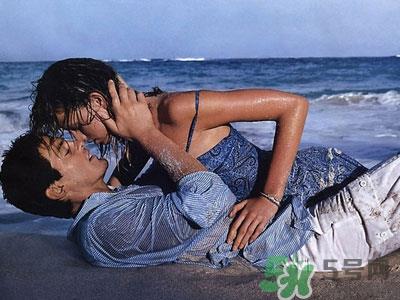 孕期高潮宫缩会怎样?孕期高潮对小孩有害吗? 孕期高潮宫缩会怎样?孕期高潮对小孩有害吗?