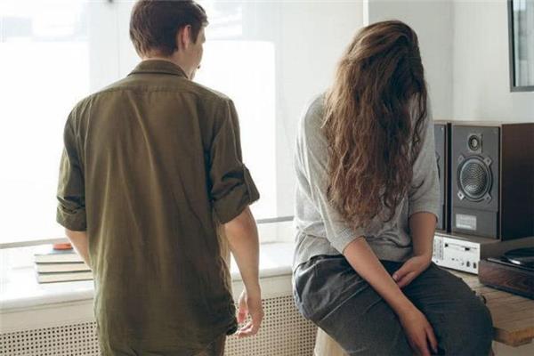 男人出轨是什么心理 男人出轨是怎么想的 男人出轨是什么心理 男人出轨是怎么想的