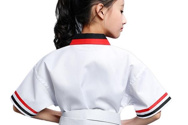 跆拳道为什么要光脚打 是一个规矩 跆拳道为什么要光脚打 是一个规矩