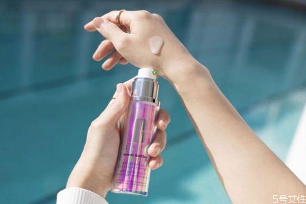 倩碧302美白镭射瓶和彩星精华哪个好 倩碧302美白效果 倩碧302美白镭射瓶和彩星精华哪个好 倩碧302美白效果