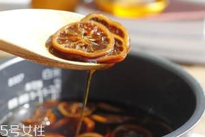 冰糖炖柠檬的功效有哪些?冰糖炖柠檬好处多多 冰糖炖柠檬的功效有哪些?冰糖炖柠檬好处多多