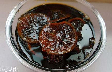 冰糖炖柠檬要去皮吗 不去皮最好 冰糖炖柠檬要去皮吗 不去皮最好