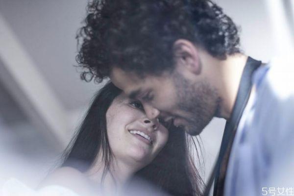 婚姻中丈夫应不应该太强势 如何应对强势的丈夫 婚姻中丈夫应不应该太强势 如何应对强势的丈夫