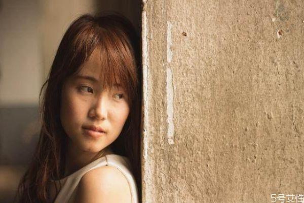 为什么男生那么喜欢冷战 男人喜欢冷战说明什么 为什么男生那么喜欢冷战 男人喜欢冷战说明什么