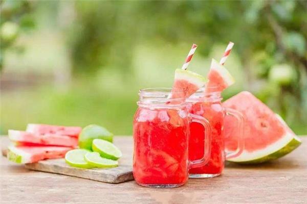 三伏天不能喝冰水吗 三伏天喝热水好吗 三伏天不能喝冰水吗 三伏天喝热水好吗