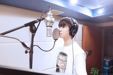 19岁男生身高体重标准是多少?19岁女生的标准身高体重是多少? 19岁男生身高体重标准是多少?19岁女生的标准身高体重是多少?