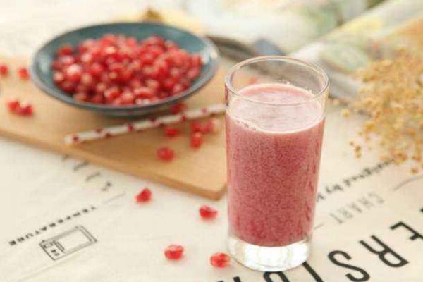 石榴汁应该怎么榨 榨石榴汁的简单方法 石榴汁应该怎么榨 榨石榴汁的简单方法