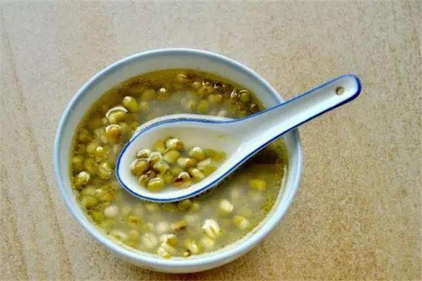 绿豆汤要提前泡绿豆吗 绿豆汤为什么要泡绿豆 绿豆汤要提前泡绿豆吗 绿豆汤为什么要泡绿豆
