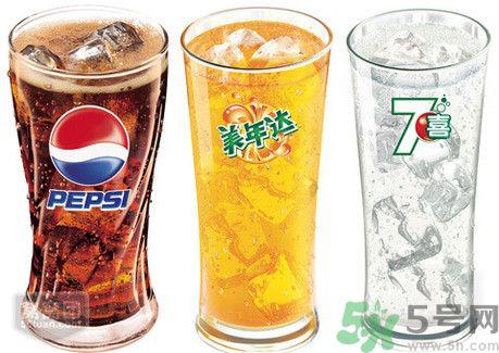 嗓子发炎可以喝可乐吗?嗓子发炎喝可乐会怎么样? 嗓子发炎可以喝可乐吗?嗓子发炎喝可乐会怎么样?