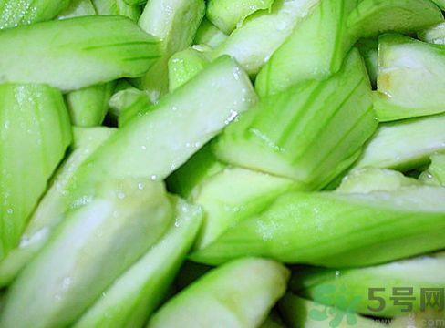 海苔可以和丝瓜一起吃吗?海苔能和丝瓜同吃吗? 海苔可以和丝瓜一起吃吗?海苔能和丝瓜同吃吗?