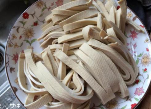 豆腐皮泡一天能吃吗?泡太软口感不好 豆腐皮泡一天能吃吗?泡太软口感不好