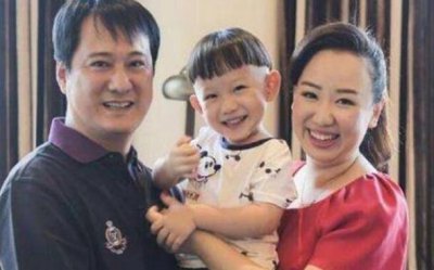 ​姬云飞比关凌大20岁真的吗（姬云飞感情史曝光）