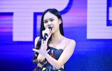 娱乐汤晶锦个人资料,汤晶锦的家境如何  1