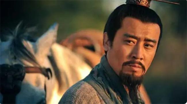 历史诸葛亮怕关羽 不是怕其造反而是怕他这一点 后来果然应验3