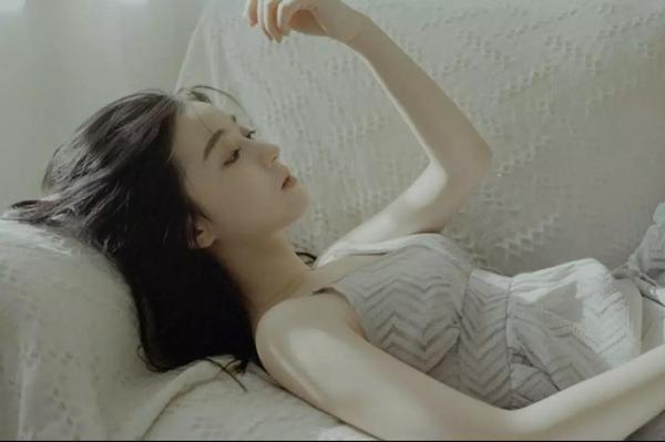 喜欢上一个已婚女人怎么办?怎么遏制不应该的爱