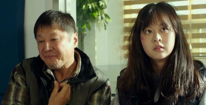 《蚯蚓》才是比悲伤还要悲伤的故事