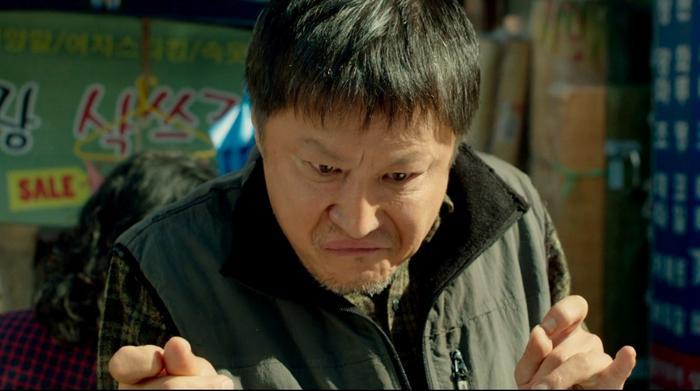 《蚯蚓》才是比悲伤还要悲伤的故事