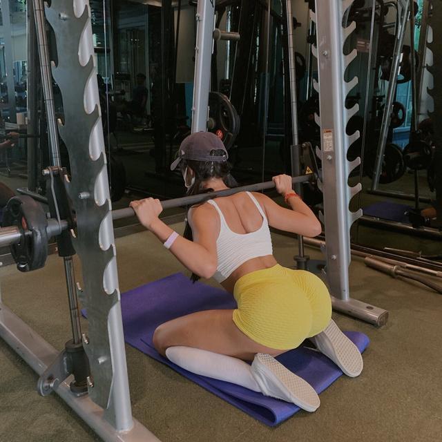 90后健身达人姜黎明,健身要全身心投入,女人练瑜伽调整内分泌