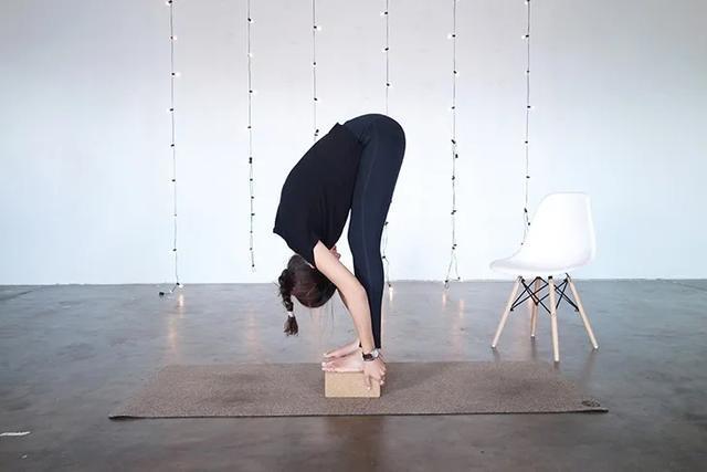 90后健身达人姜黎明,健身要全身心投入,女人练瑜伽调整内分泌