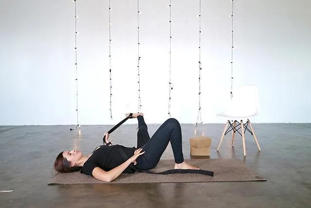 90后健身达人姜黎明,健身要全身心投入,女人练瑜伽调整内分泌