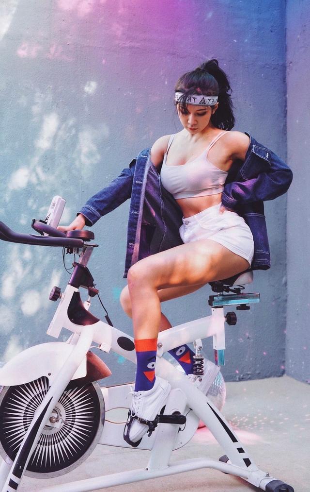 90后健身达人姜黎明,健身要全身心投入,女人练瑜伽调整内分泌