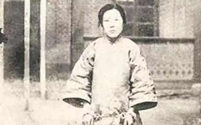 最美女土匪张素贞拥有倾世容颜,被张学良看上,结局很是悲催