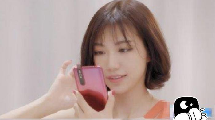 《心动的信号》嘉宾聚会,大师兄前奶茶遭质疑,这是吴沛的?