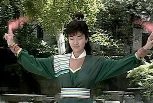 《新白娘子传奇》白娘子真名叫白素贞,小青真名叫什么?