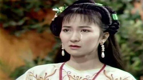 《新白娘子传奇》白娘子真名叫白素贞,小青真名叫什么?