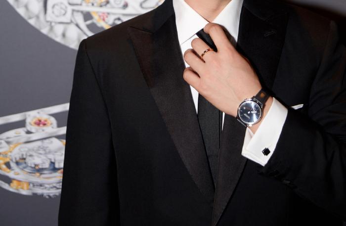 《盗墓笔记重启》未杀青,朱一龙透露行程,他真的很敬业