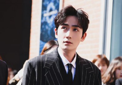 ​《盗墓笔记重启》未杀青，朱一龙透露行程，他真的很敬业