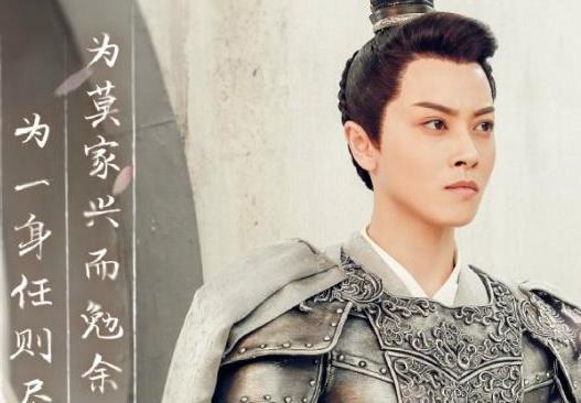 《小女花不弃》中她反串男二号,饰演林依晨哥哥,网友:邢恩最帅