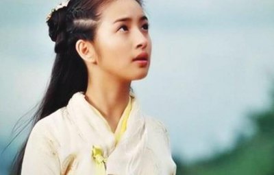 ​《小女花不弃》中她反串男二号，饰演林依晨哥哥，网友：邢恩最帅