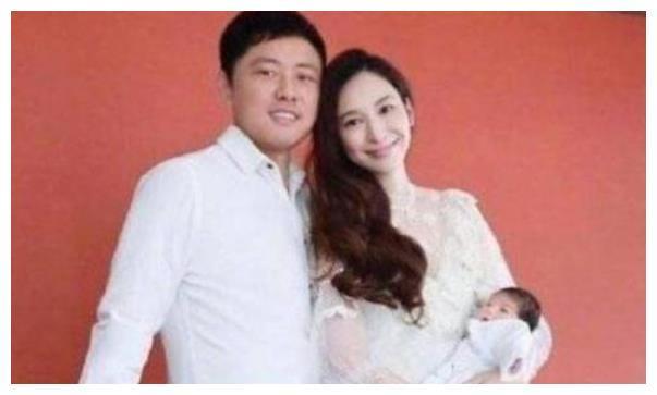 每平米不到700元?吴佩慈低价出租3亿豪宅,替男友偿还千万债务!