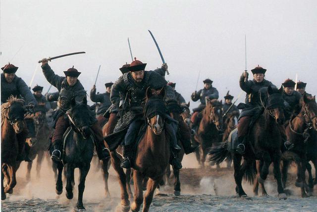 《曾国藩传》曾国藩征战十年力克太平军,但胜果还被一个人夺走了